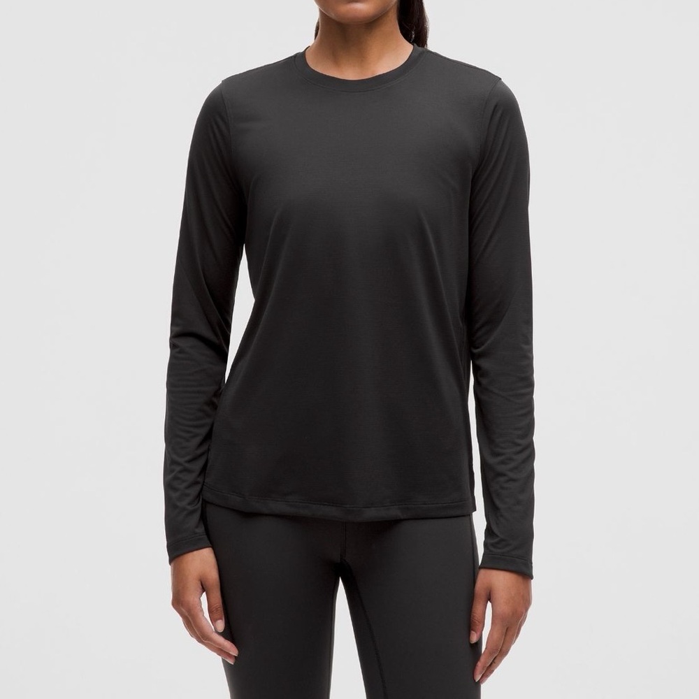 5-22 NWT Size 8 Lululemon Ultralight Hip-length Long Sleeve Black